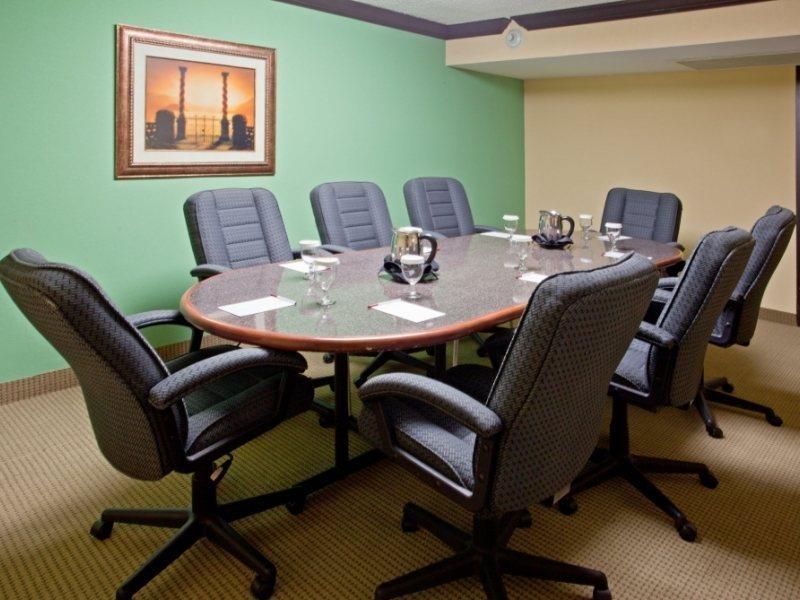 Crowne Plaza Suites Houston - Near Sugar Land Ανέσεις φωτογραφία