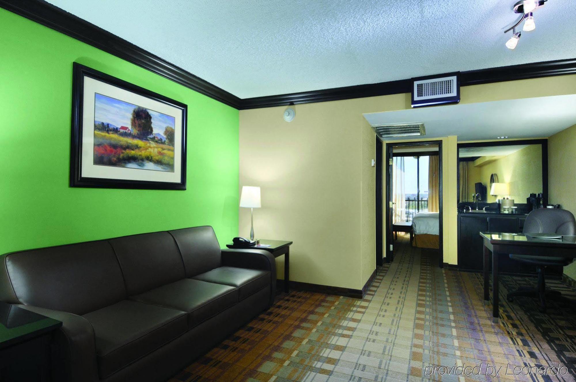 Crowne Plaza Suites Houston - Near Sugar Land Εξωτερικό φωτογραφία