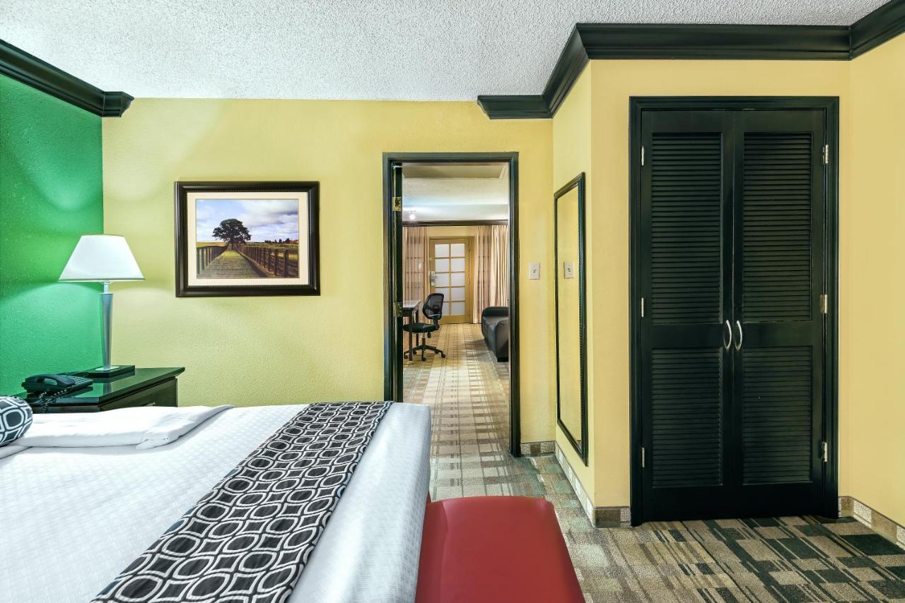 Crowne Plaza Suites Houston - Near Sugar Land Εξωτερικό φωτογραφία