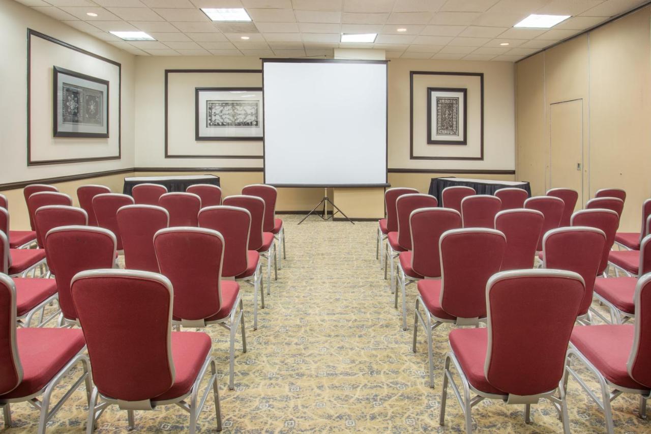 Crowne Plaza Suites Houston - Near Sugar Land Εξωτερικό φωτογραφία