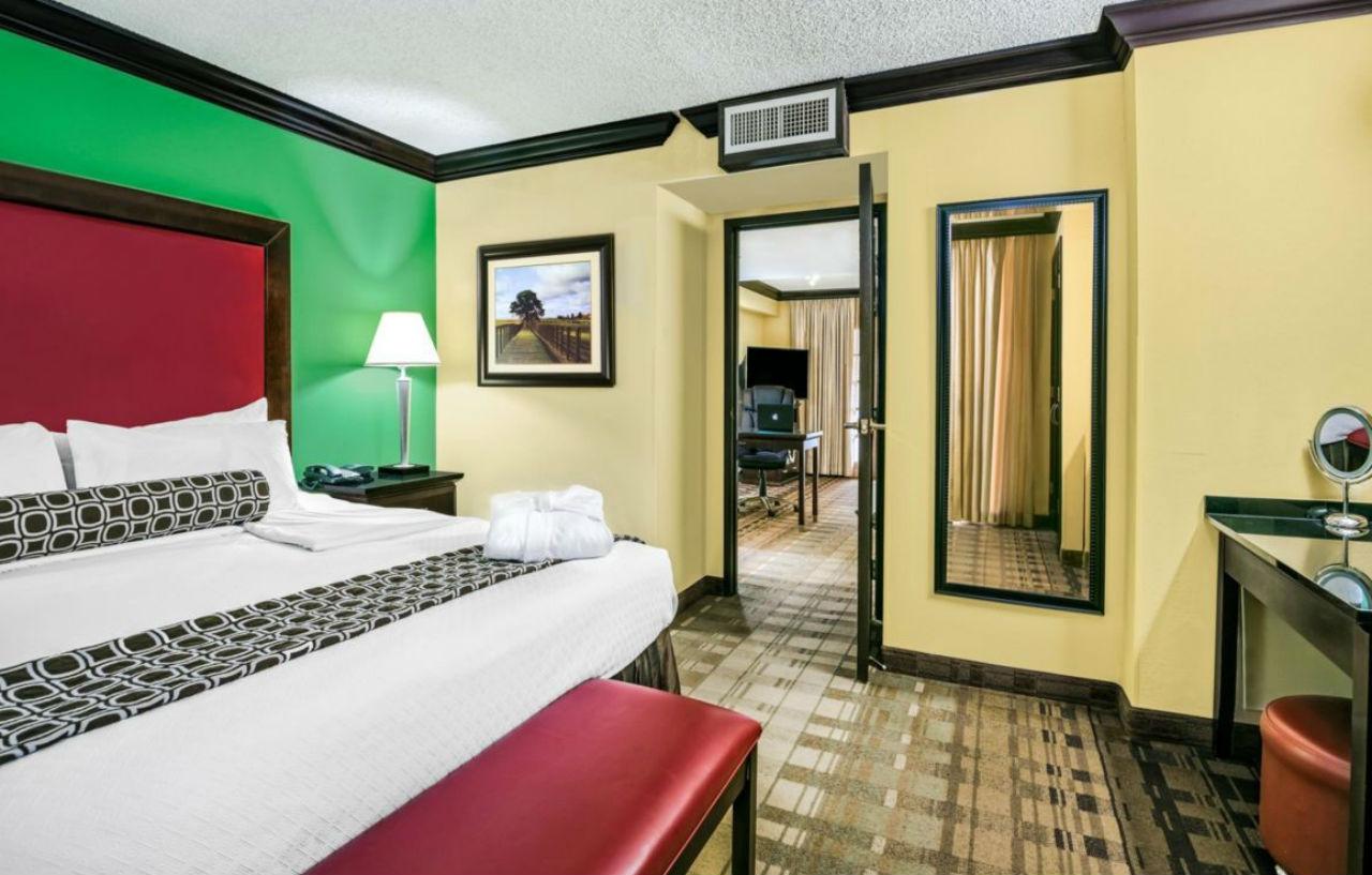 Crowne Plaza Suites Houston - Near Sugar Land Εξωτερικό φωτογραφία
