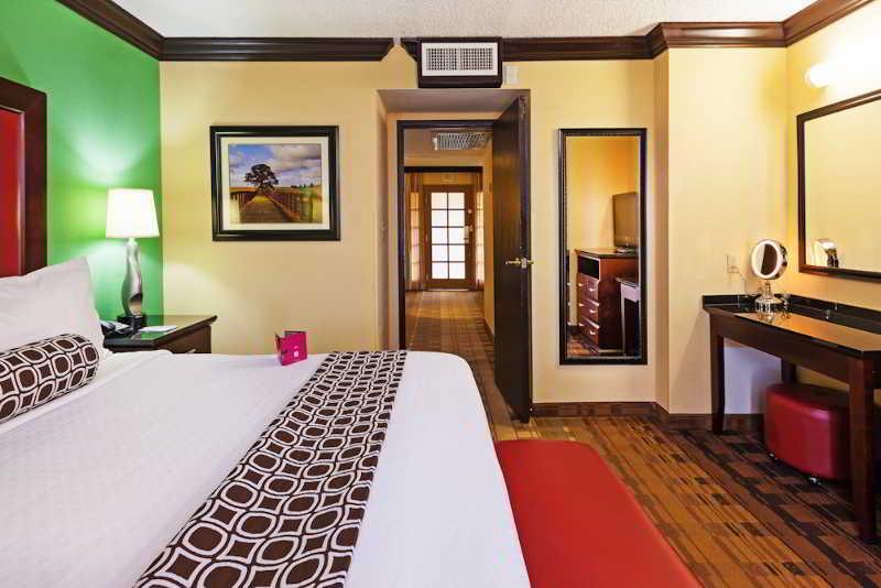 Crowne Plaza Suites Houston - Near Sugar Land Εξωτερικό φωτογραφία